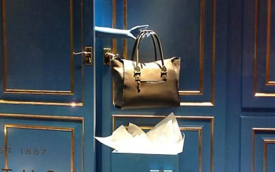 Smythson-London-Harrods-fashion-moda-window displays-vetrine-moda-visual-merchandising-Marco Stalla-luxury goods-glamour-accessories-brand identity-lusso