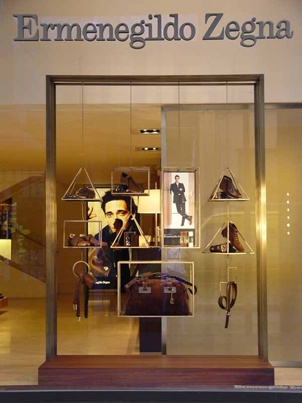 Ermenegildo Zegna-Zegna-fashion-visual merchandising-window displays-windows-moda-vetrine-brand identity-beauty-design-Marco Stalla-scarpe-borse-accessori-bags-shoes-accessories-Milano