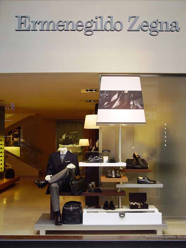 Ermenegildo Zegna-Zegna-fashion-visual merchandising-window displays-windows-moda-vetrine-brand identity-beauty-design-Marco Stalla-scarpe-borse-accessori-bags-shoes-accessories-Milano