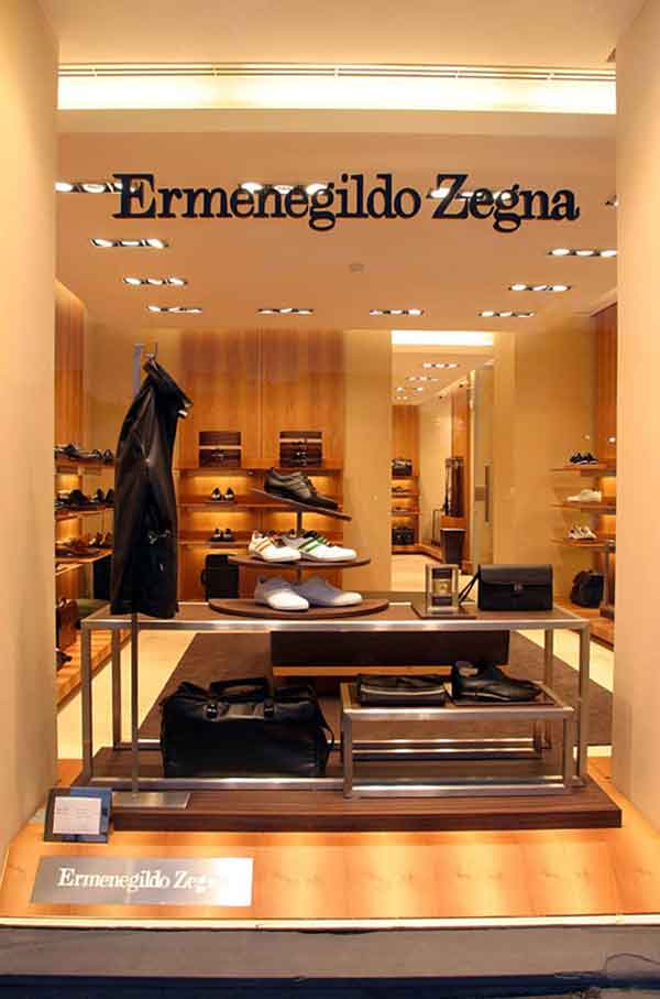 Ermenegildo Zegna-Zegna-fashion-visual merchandising-window displays-windows-moda-vetrine-brand identity-beauty-design-Marco Stalla-scarpe-borse-accessori-bags-shoes-accessories-Milano