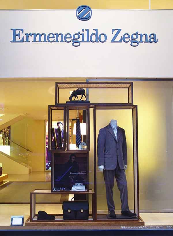 Ermenegildo Zegna-Zegna-fashion-visual merchandising-window displays-windows-moda-vetrine-brand identity-beauty-design-Marco Stalla-scarpe-borse-accessori-bags-shoes-accessories-Milano