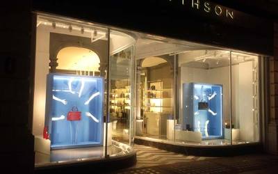 Smythson-London-accessories-fashion-luxury-visual merchandising-window displays-windows-moda-vetrine-lusso-brand identity-beauty-top brand-design-Marco Stalla