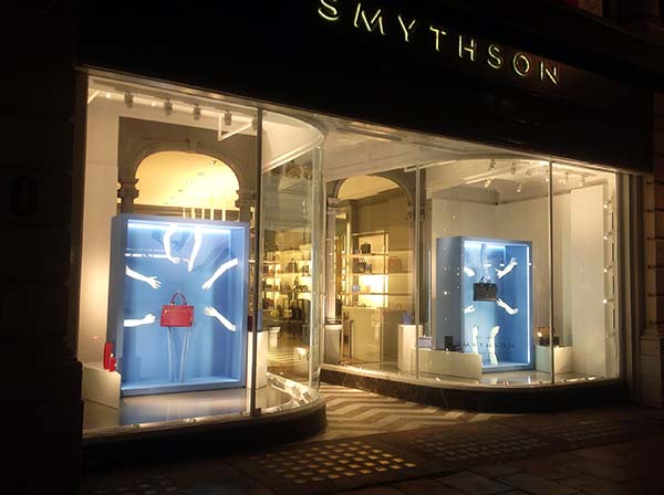 Smythson-London-accessories-fashion-luxury-visual merchandising-window displays-windows-moda-vetrine-lusso-brand identity-beauty-top brand-design-Marco Stalla