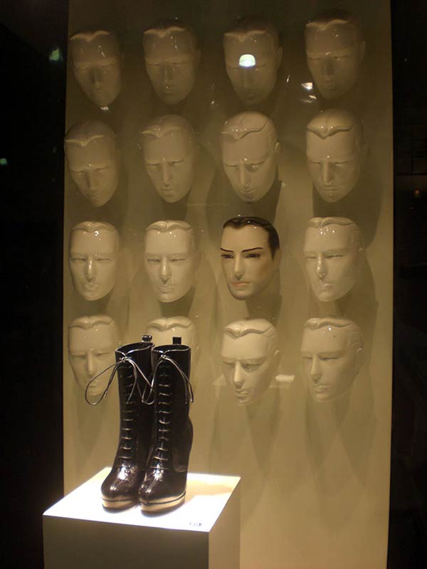 Alberto Guardiani-fashion-visual merchandising-window displays-windows-moda-vetrine-brand identity-beauty-design-Marco Stalla-scarpe-borse-accessori-bags-shoes-accessories-Milano