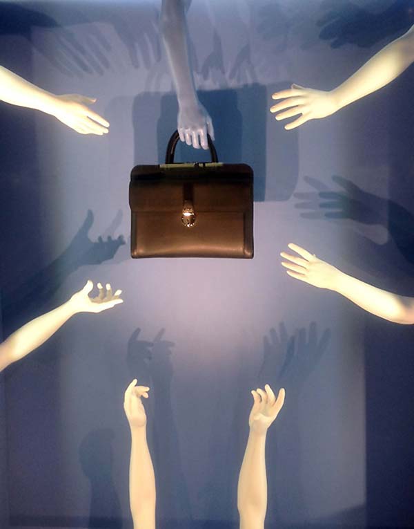 Smythson-London-accessories-fashion-luxury-visual merchandising-window displays-windows-moda-vetrine-lusso-brand identity-beauty-top brand-design-Marco Stalla