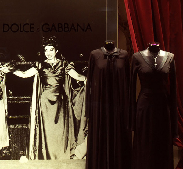 D&G-Dolce&Gabbana-fashion-luxury-visual merchandising-window displays-windows-moda-vetrine-Teatro alla Scala-Maria Callas-lusso-brand identity-beauty-top brand-design-Marco Stalla