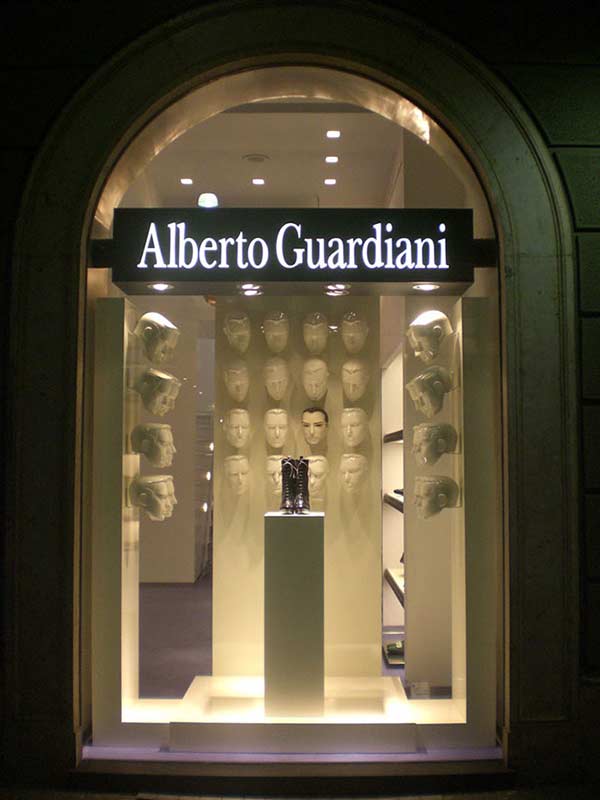 Alberto Guardiani-fashion-visual merchandising-window displays-windows-moda-vetrine-brand identity-beauty-design-Marco Stalla-scarpe-borse-accessori-bags-shoes-accessories-Milano